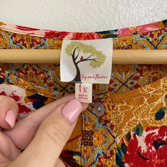 Fig and Flower Multicolor Floral Tunic size 1X - Picture 2 of 11